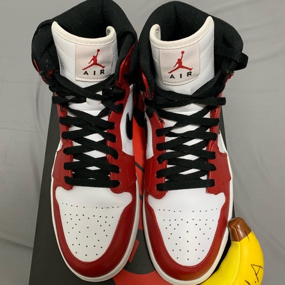 Nike Jordan 1’s Chicago - Picture 3 of 5